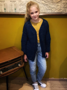 Een bernadette vest breien voor een meisje