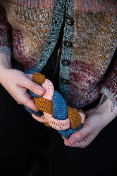 Breiboek - 52 weeks of Scrap Yarn: Projects for crafters - Laine (ENG)