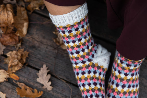 Breiboek - 52 weeks of Scrap Yarn: Projects for crafters - Laine (ENG)