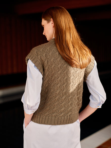 Breiboek - Entwined: Cables, Lace and knitted textures - Meiju Kallio  - Laine Publishing (ENG) (kopie)