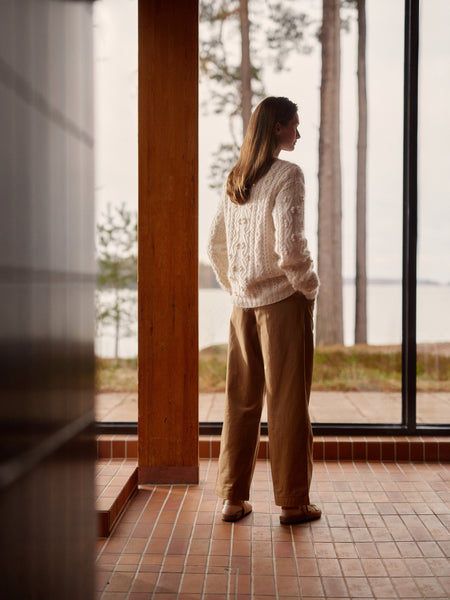 Breiboek - Entwined: Cables, Lace and knitted textures - Meiju Kallio  - Laine Publishing (ENG) (kopie)